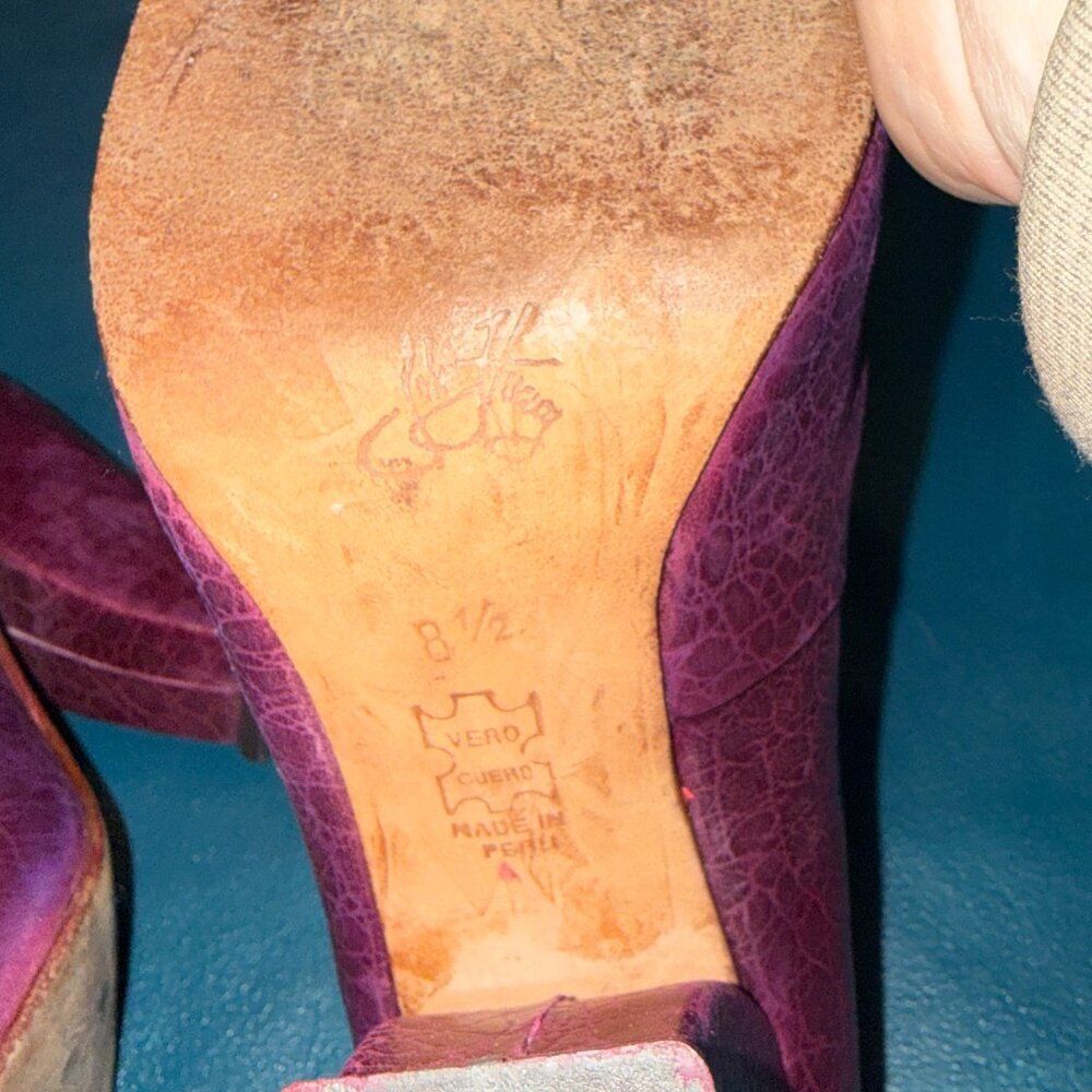 John Fluevog Gail Croc Embossed Pumps - 8.5 - Picture 5 of 8